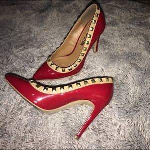 👠👠COSMOPOLITAN RED HEELS👠👠
